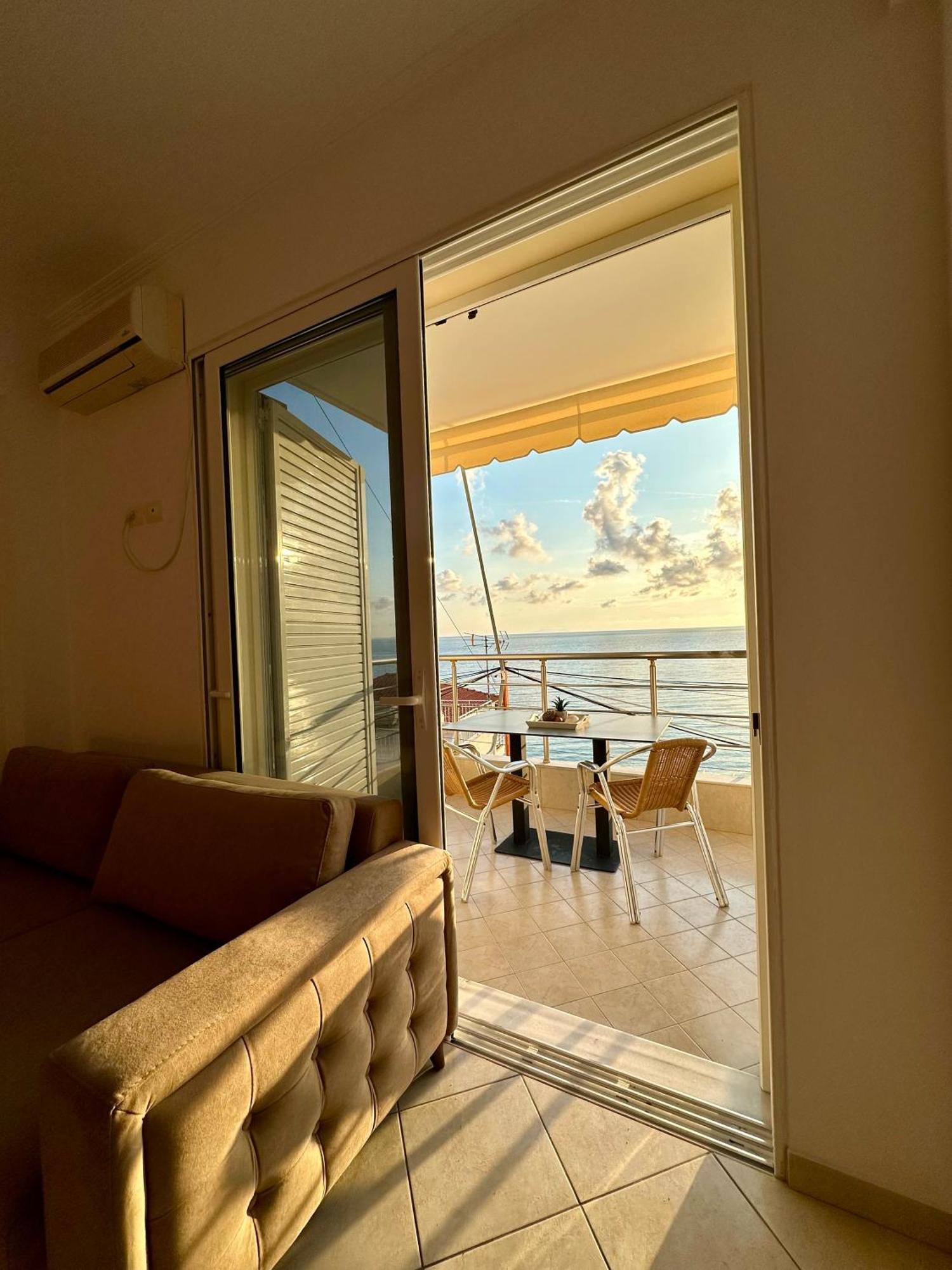Fane'S Apartments Himare Buitenkant foto