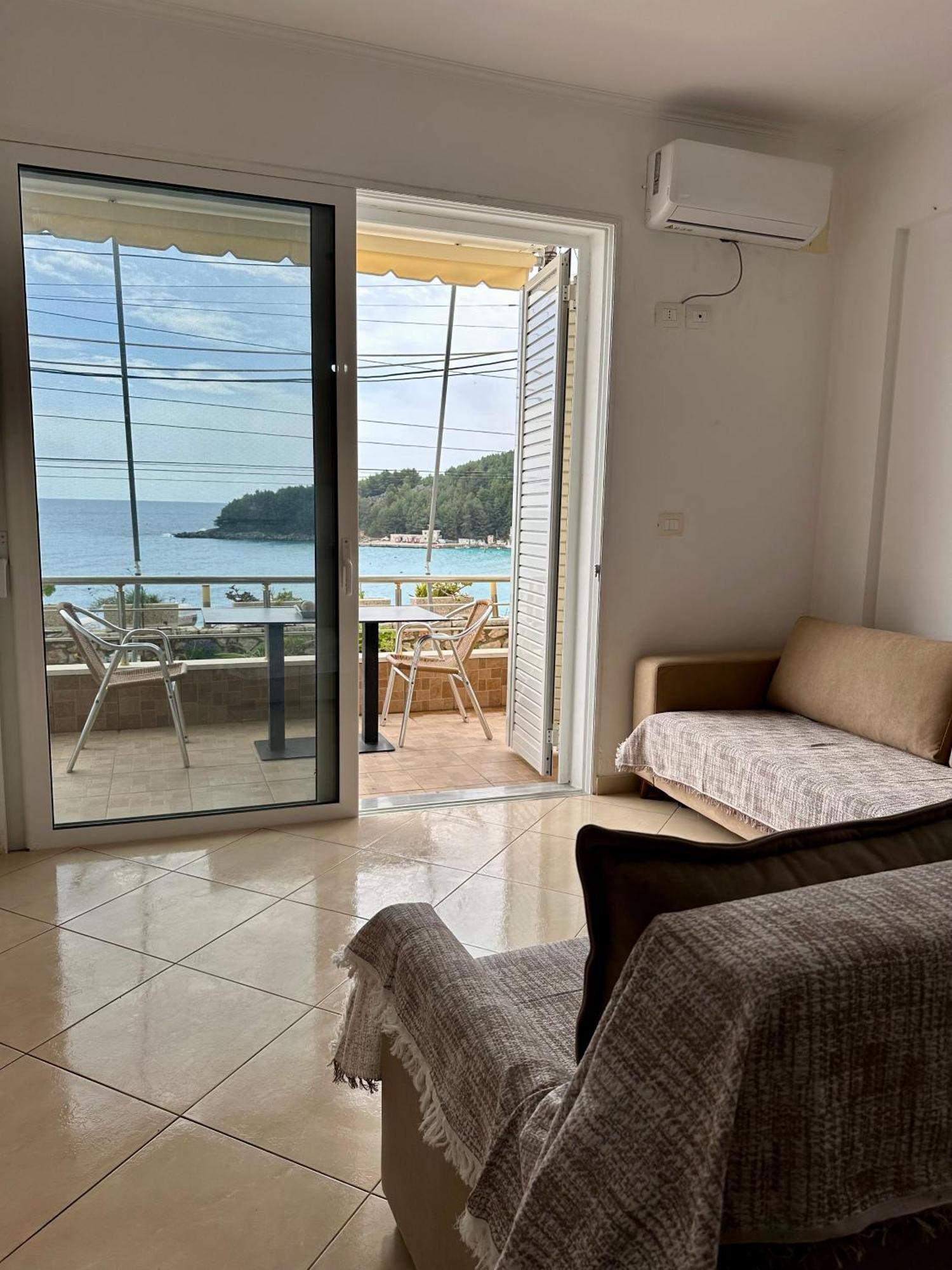 Fane'S Apartments Himare Buitenkant foto