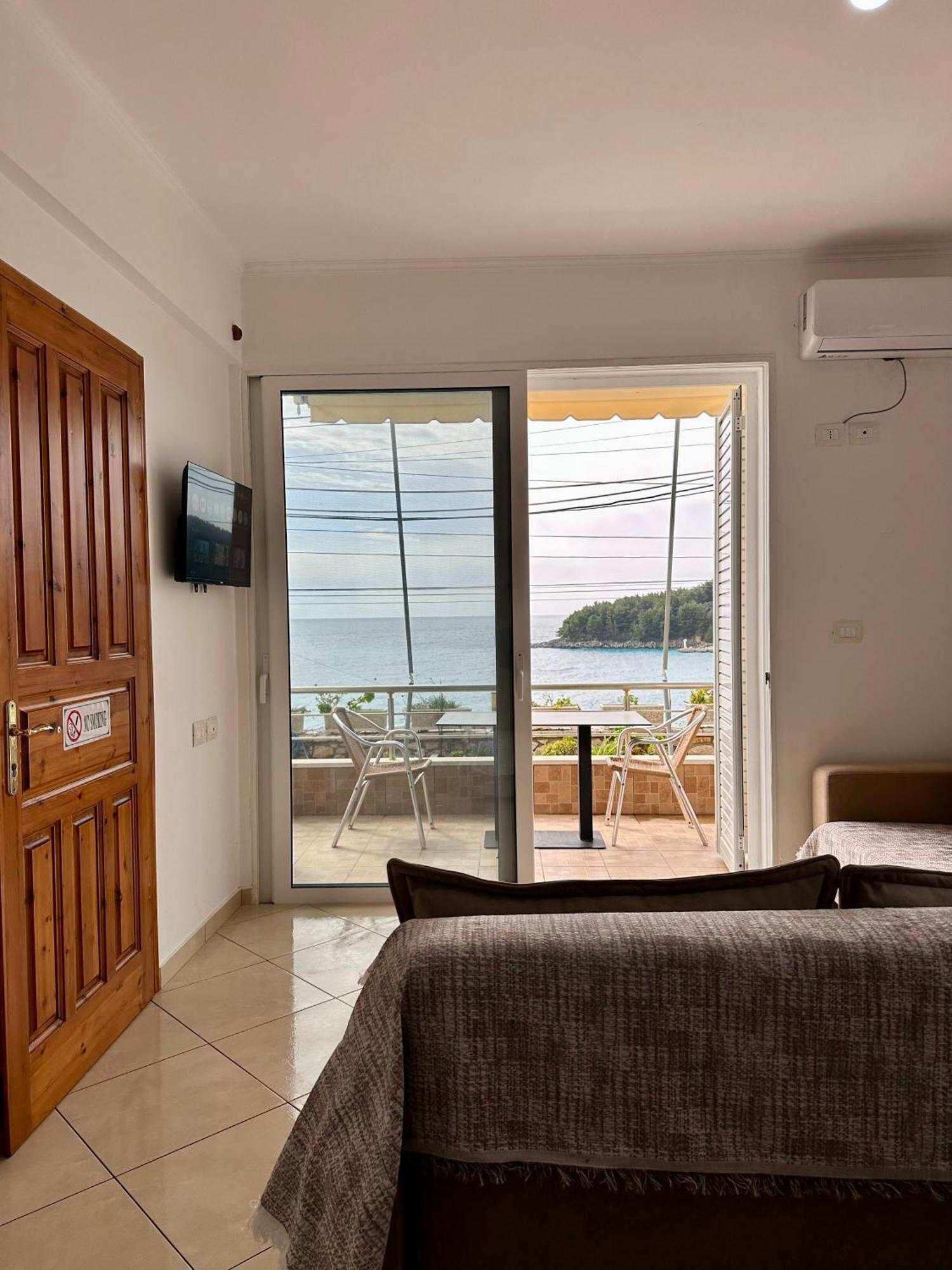 Fane'S Apartments Himare Buitenkant foto