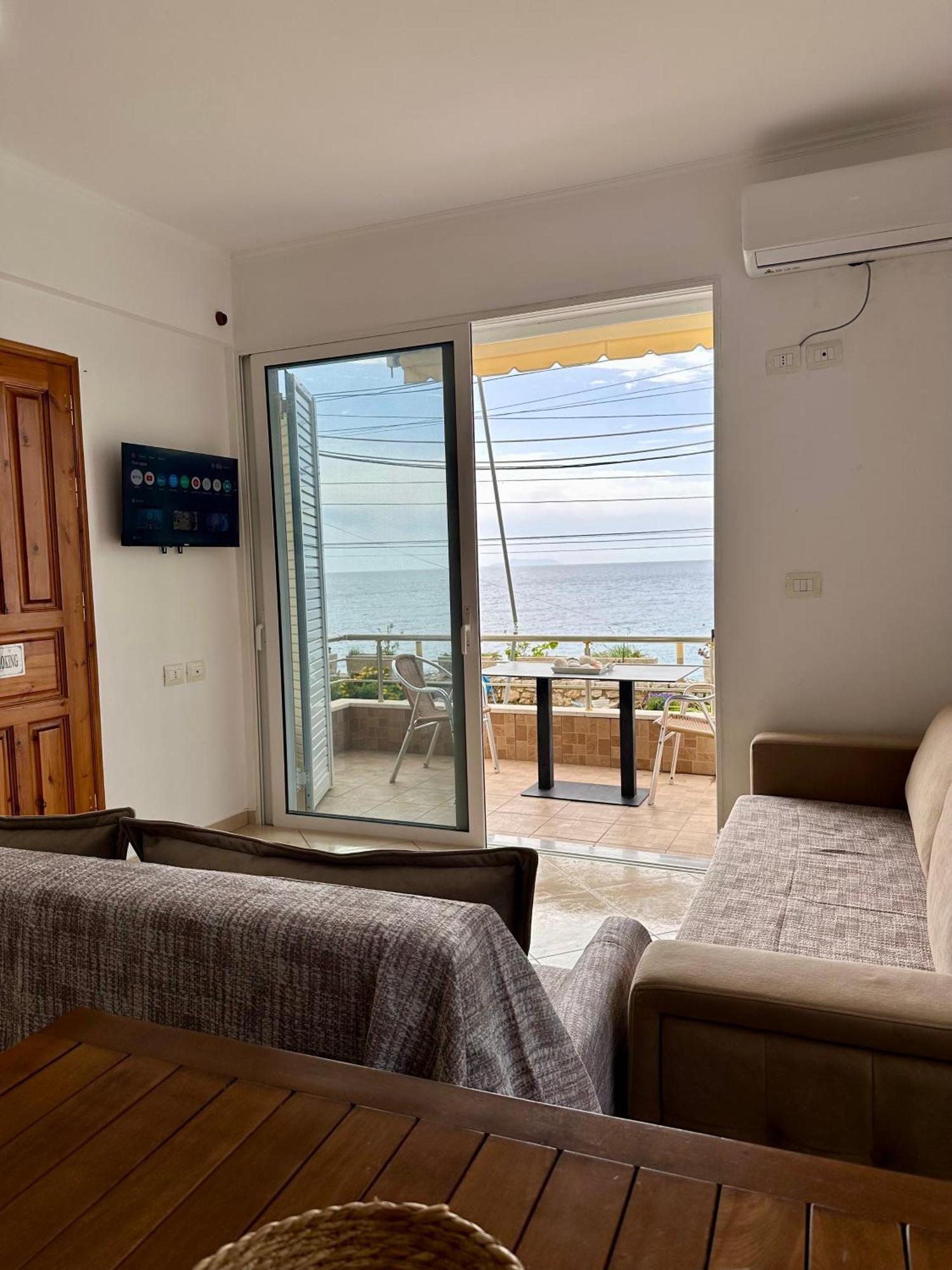 Fane'S Apartments Himare Buitenkant foto